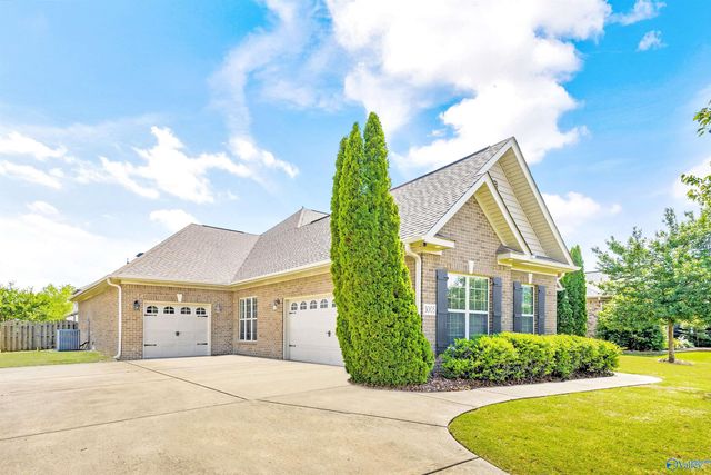 3005 Laurel Cove Way, Gurley, AL 35748