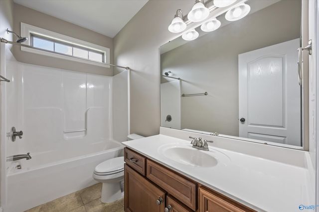 3005 Laurel Cove Way, Gurley, AL 35748