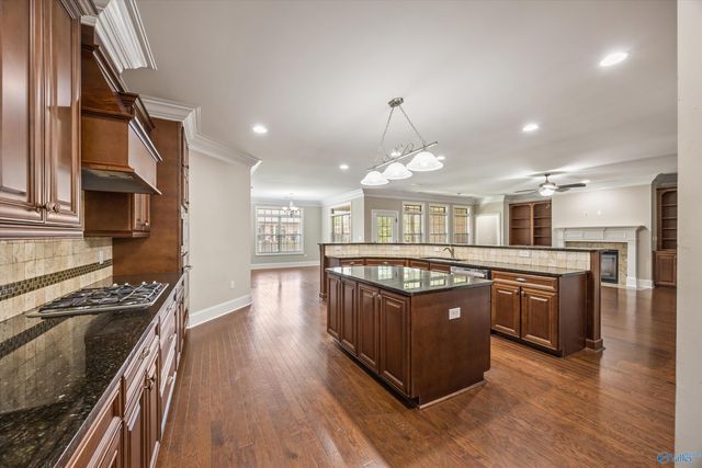 3005 Laurel Cove Way, Gurley, AL 35748