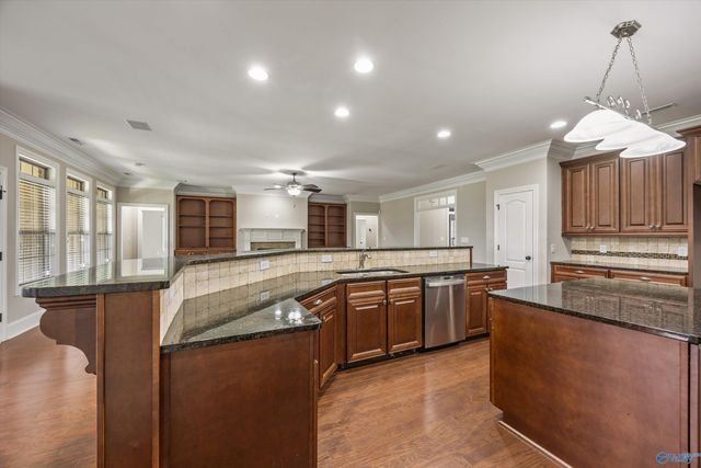 3005 Laurel Cove Way, Gurley, AL 35748