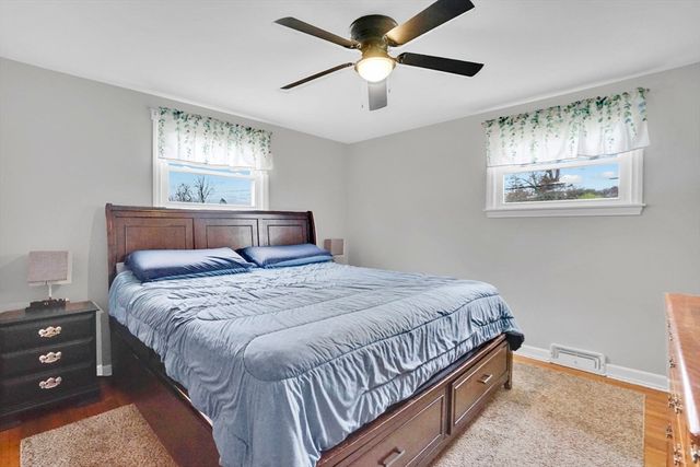 134 Newhouse St, Springfield, MA 01118