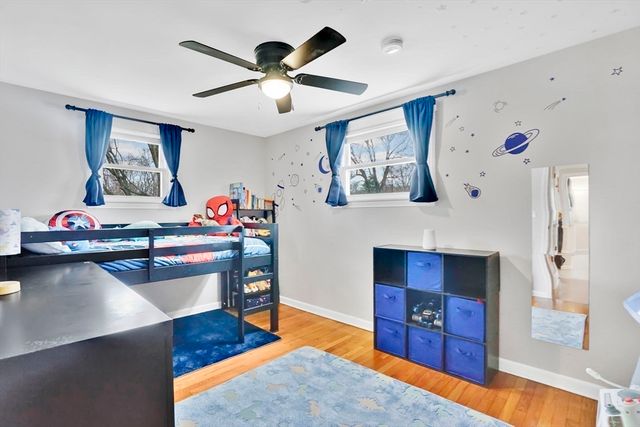 134 Newhouse St, Springfield, MA 01118