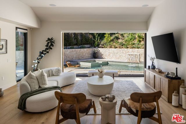 3637 Loadstone Drive, Sherman Oaks, CA 91403