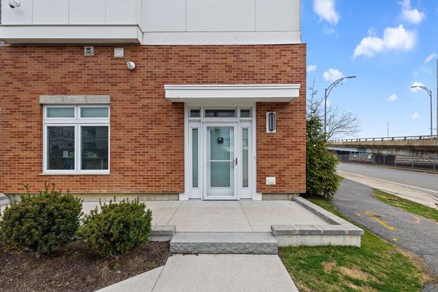 60 Cross St E 110, Somerville, MA 02145