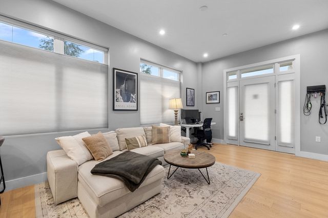 60 Cross St E 110, Somerville, MA 02145