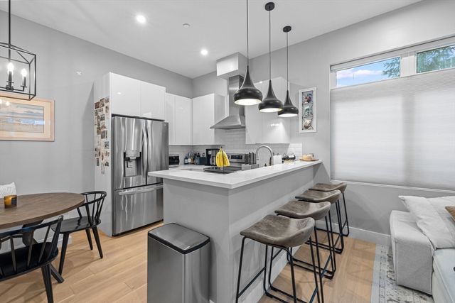 60 Cross St E 110, Somerville, MA 02145
