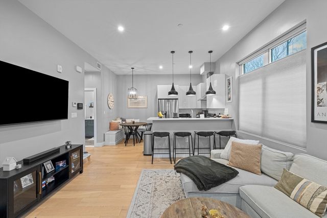 60 Cross St E 110, Somerville, MA 02145