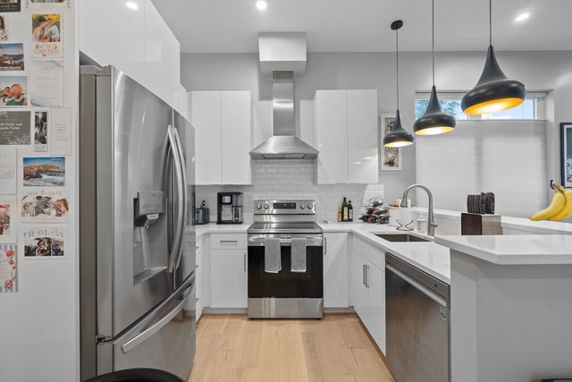60 Cross St E 110, Somerville, MA 02145
