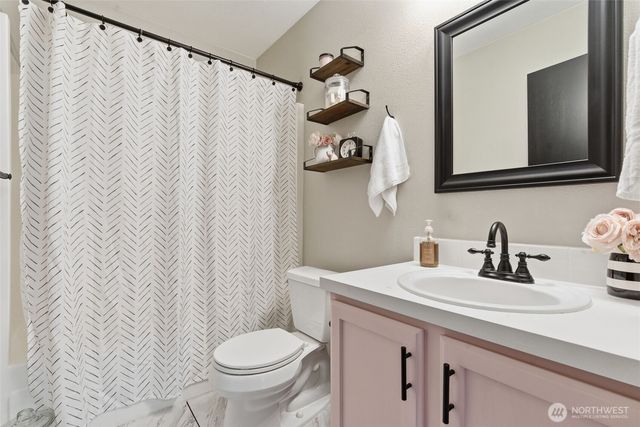 17814 37th Avenue E, Tacoma, WA 98446