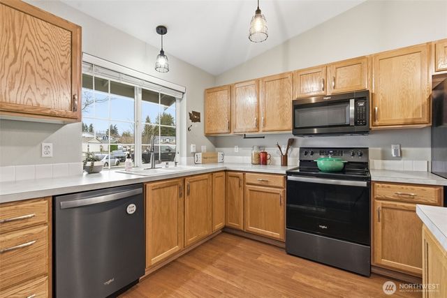 17814 37th Avenue E, Tacoma, WA 98446