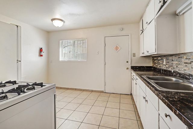 420 Alcazar Street SE, Albuquerque, NM 87108
