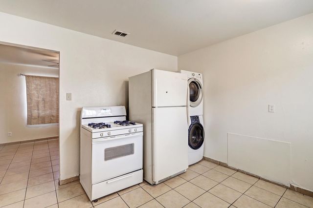 420 Alcazar Street SE, Albuquerque, NM 87108
