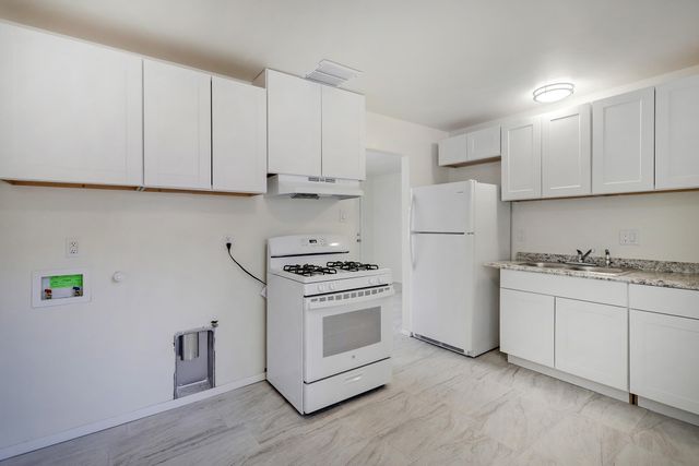 420 Alcazar Street SE, Albuquerque, NM 87108