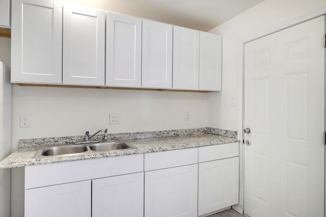 420 Alcazar Street SE, Albuquerque, NM 87108