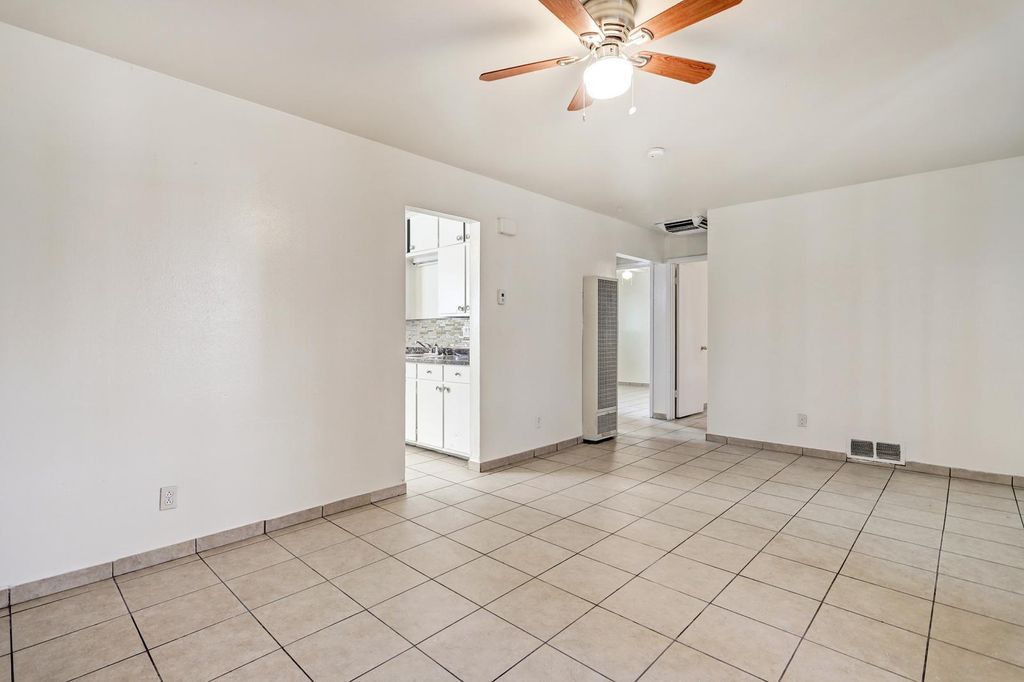 Image 16 of property listing at 420 Alcazar Street SE, Albuquerque, NM 87108