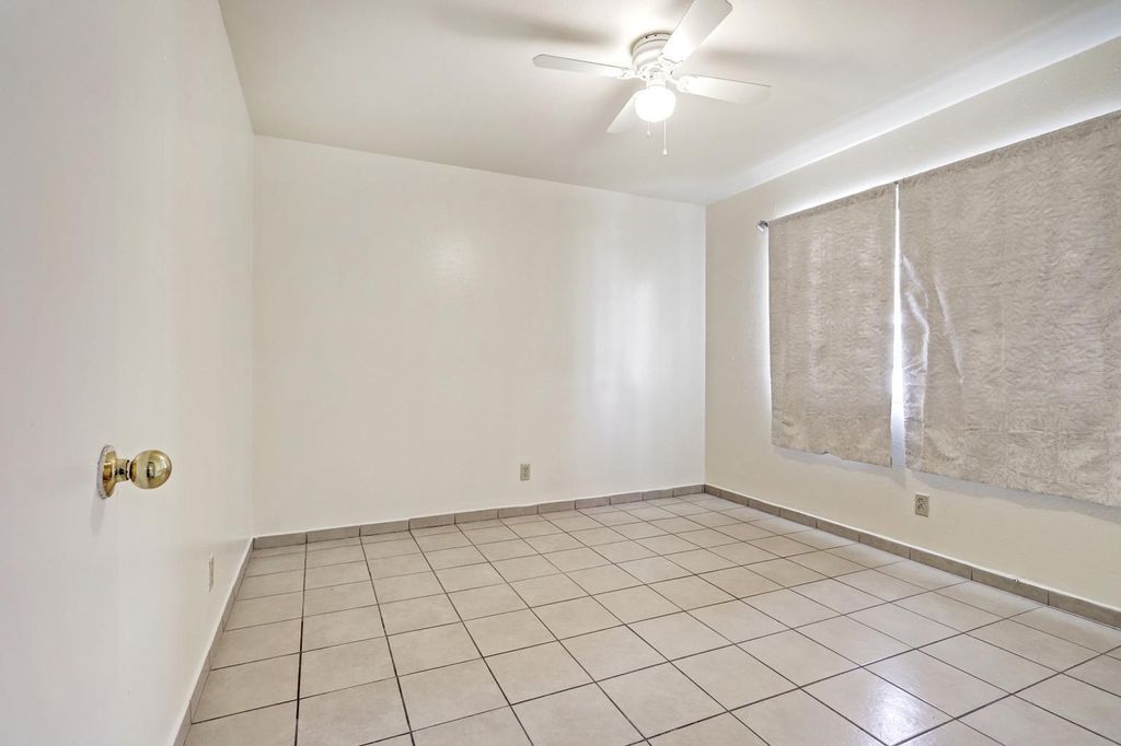 Image 22 of property listing at 420 Alcazar Street SE, Albuquerque, NM 87108