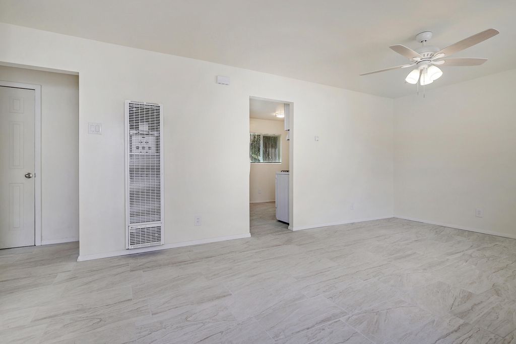 Image 3 of property listing at 420 Alcazar Street SE, Albuquerque, NM 87108