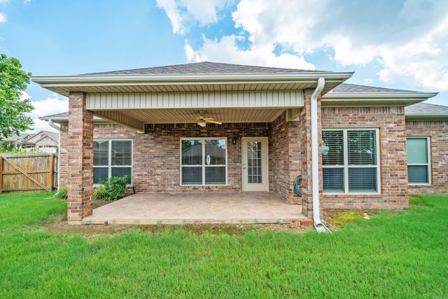 220 Forest Lakes Boulevard, Hot Springs, AR 71913