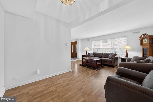 181 PEREGRINE DR, Voorhees, NJ 08043