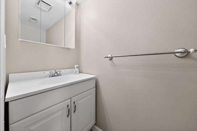 181 PEREGRINE DR, Voorhees, NJ 08043