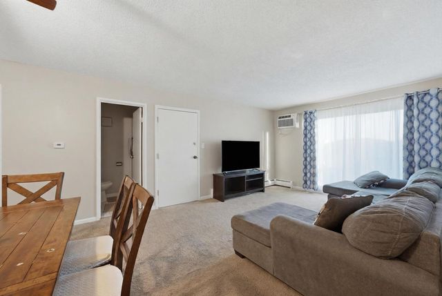 101 Boardwalk Street 2W, Elk Grove Village, IL 60007