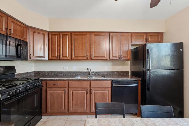 101 Boardwalk Street 2W, Elk Grove Village, IL 60007