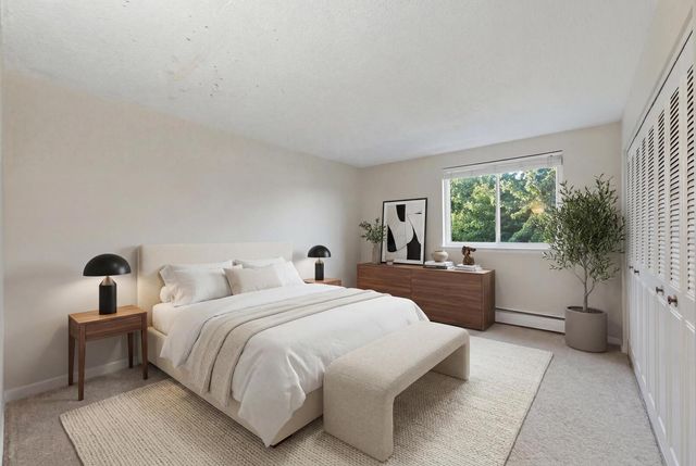 101 Boardwalk Street 2W, Elk Grove Village, IL 60007