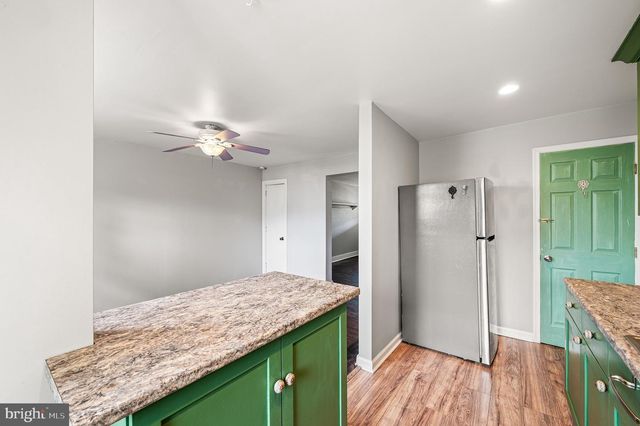 218 N WYCOMBE AVE, Lansdowne, PA 19050