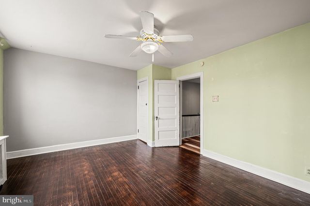 218 N WYCOMBE AVE, Lansdowne, PA 19050