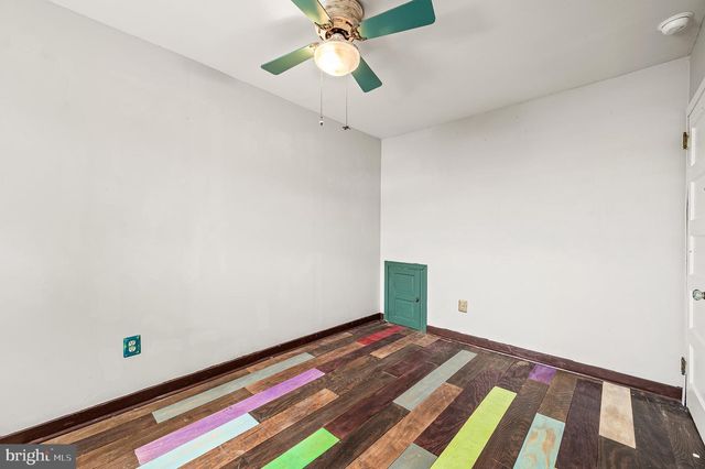218 N WYCOMBE AVE, Lansdowne, PA 19050