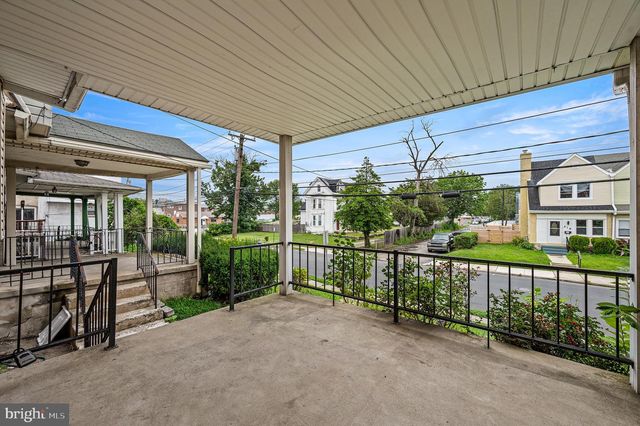 218 N WYCOMBE AVE, Lansdowne, PA 19050