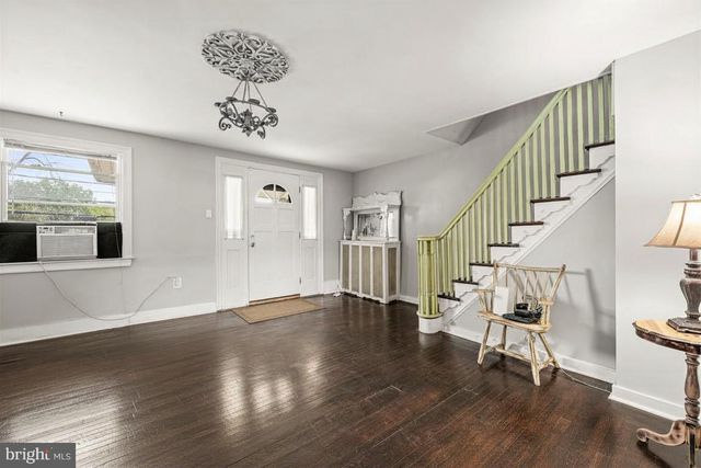 218 N WYCOMBE AVE, Lansdowne, PA 19050