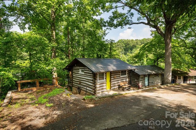 16 Cottage Drive, Asheville, NC 28805