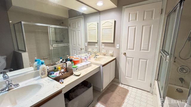 1107 Woodhaven Drive, Edison, NJ 08817