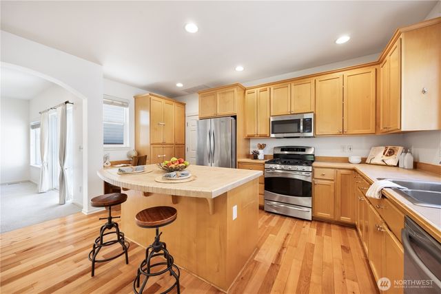 2055 Larchmount Drive NE, Issaquah, WA 98029