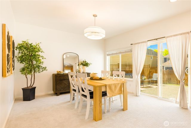2055 Larchmount Drive NE, Issaquah, WA 98029