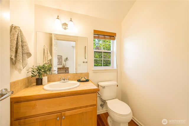 2055 Larchmount Drive NE, Issaquah, WA 98029