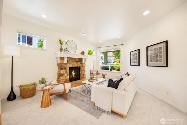 2055 Larchmount Drive NE, Issaquah, WA 98029
