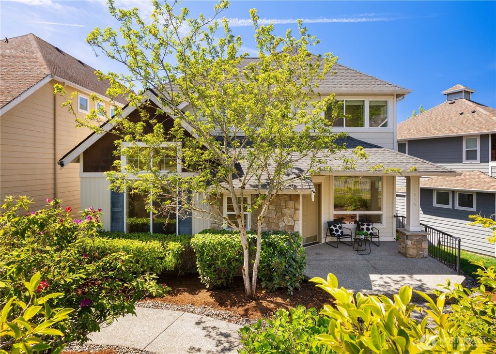 2055 Larchmount Drive NE, Issaquah, WA 98029