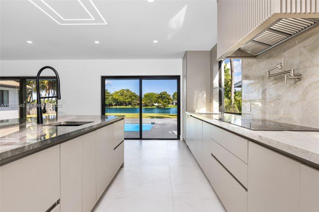 18735 NE 18th Ave, Miami, FL 33179