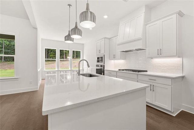 8340 Creekside Overlook Drive, Gainesville, GA 30506