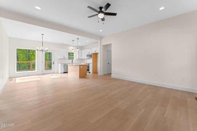 2327 Geraldine Way, Sevierville, TN 37876