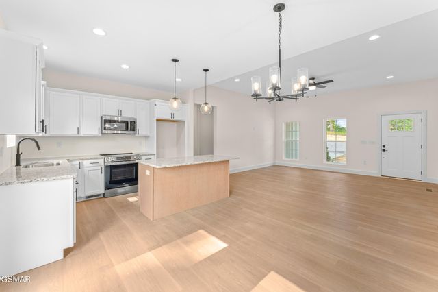 2327 Geraldine Way, Sevierville, TN 37876