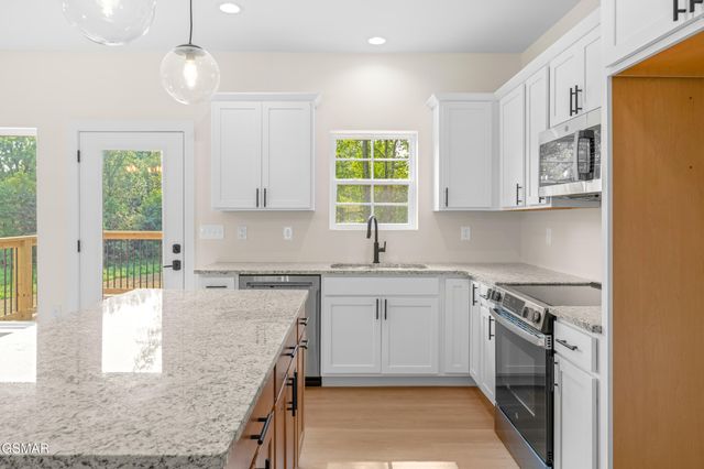 2327 Geraldine Way, Sevierville, TN 37876