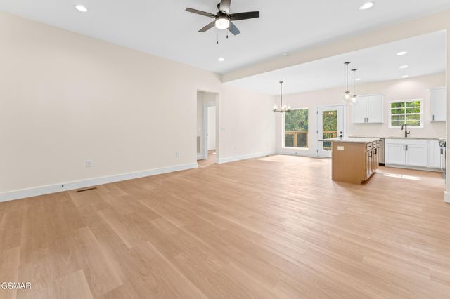 2327 Geraldine Way, Sevierville, TN 37876