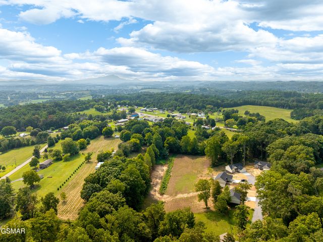 2327 Geraldine Way, Sevierville, TN 37876