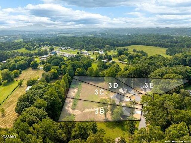 2327 Geraldine Way, Sevierville, TN 37876