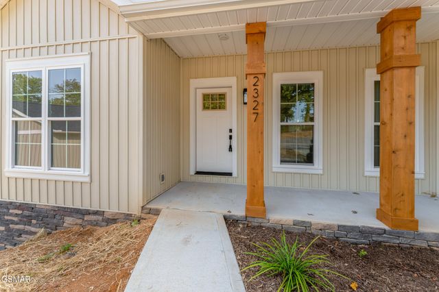 2327 Geraldine Way, Sevierville, TN 37876