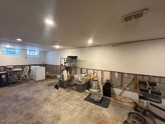 11821 Ronald Drive, Parma, OH 44130