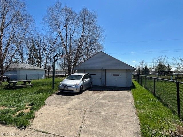 11821 Ronald Drive, Parma, OH 44130